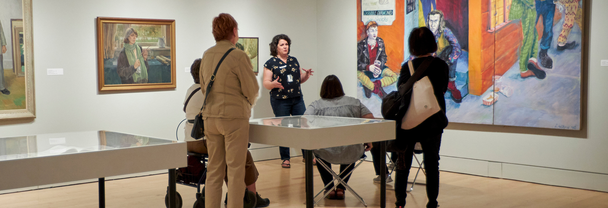 Group Experience visit at the AGH. Guided tour for visitors at the Gallery.